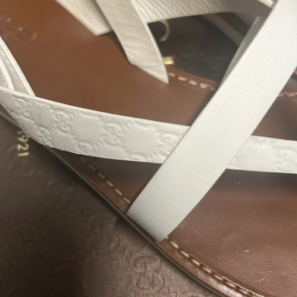Gucci White and Brown Leather Sandals - Picture 2 of 6